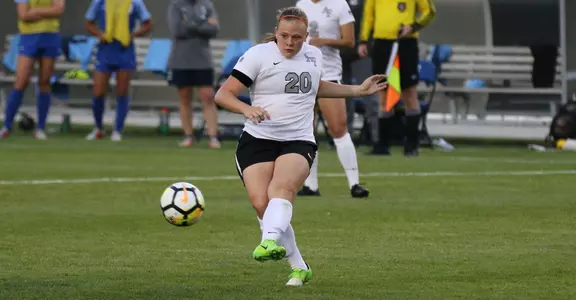 Bre Robertson Creighton