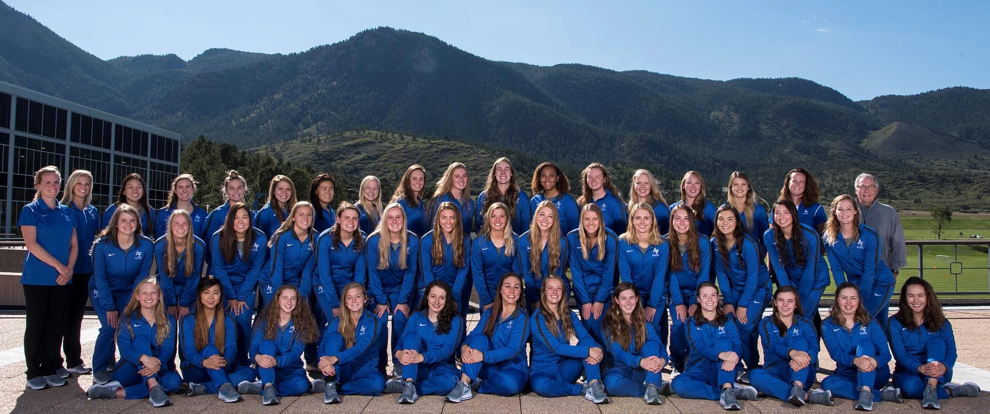 2018-19 Women's Swimming Team