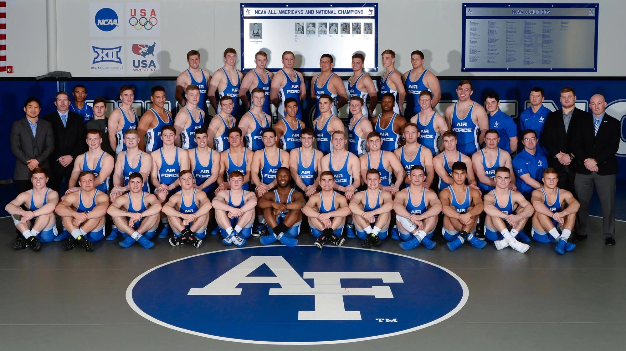 2018-19 Wrestling Team Pic