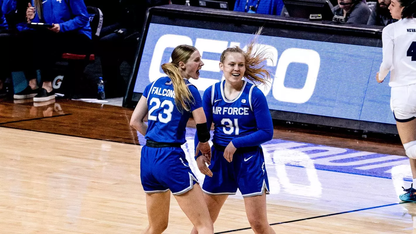 Riley Snyder/Lauren McDonald