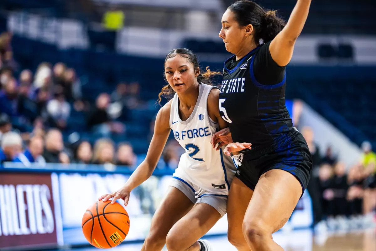 WBB Milahnie Perry Action vs. Weber State 2023-24