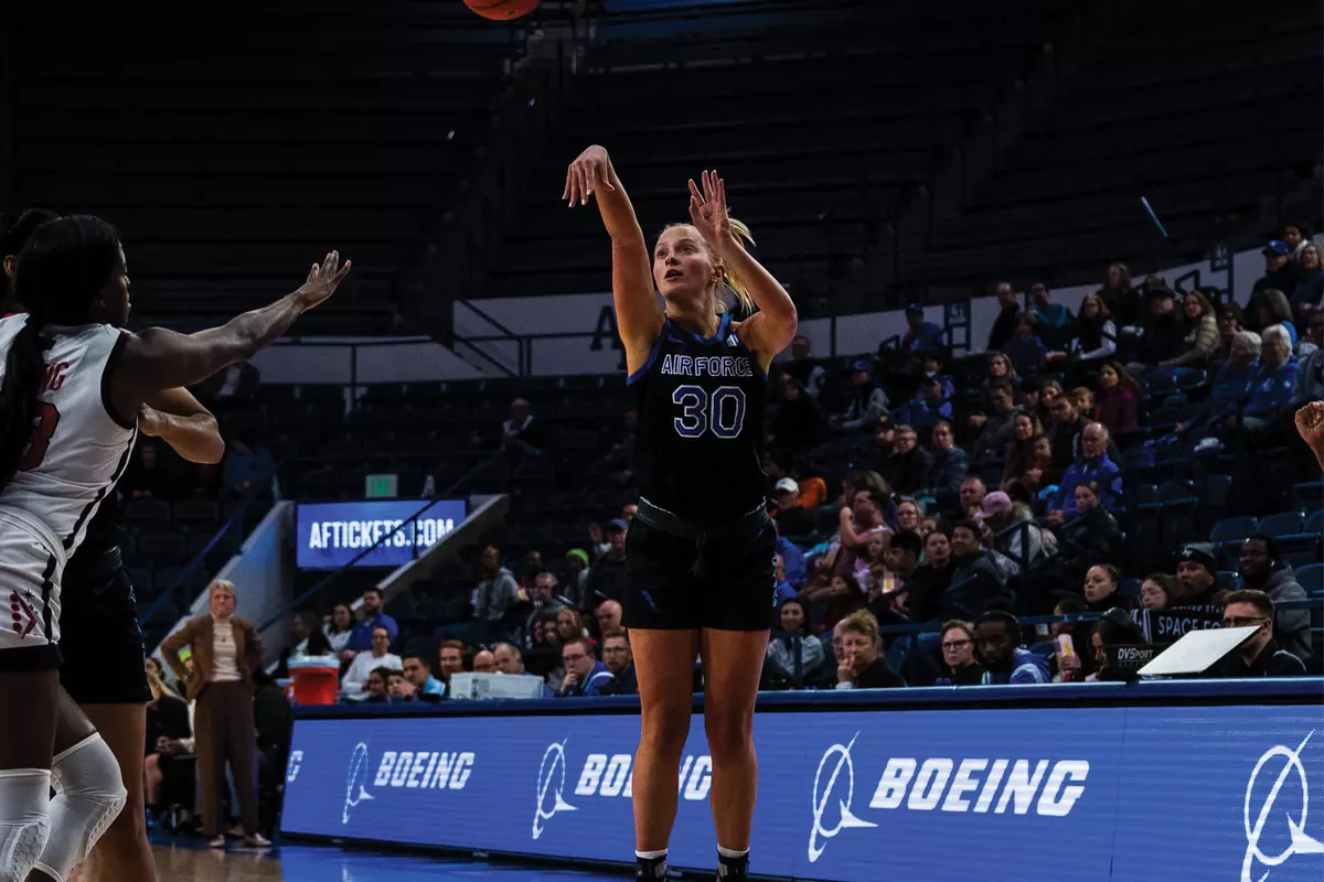 WBB Dasha Macmillan Action vs. UNLV 2023-24