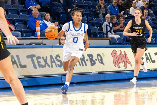WBB Jordyn Devaughn Action vs. Colorado College 2025-26