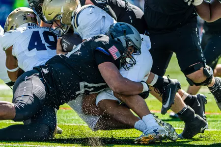 Jaylin Reese makes tackle vs. Navy