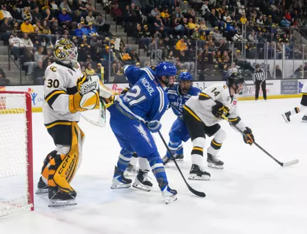 Hayden Nichol in the slot vs. Colorado College