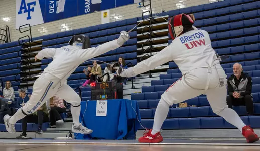 Kaiden Choi competes in men's epee vs. UIW.