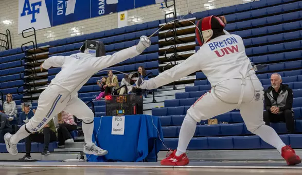Kaiden Choi competes in men's epee vs. UIW.