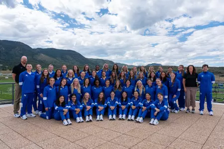 Women's Swim and Dive Team Photo