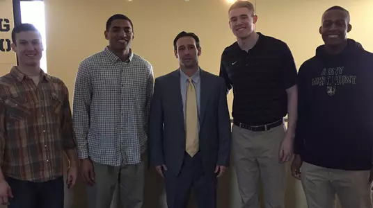 MBB Seniors at Banquet_web