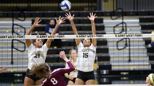 Eckford and Horace go up for a block vs. Colgate (2018)