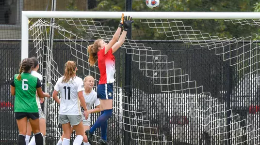 Sydney Cassalia cutting off a cross vs. Binghamton