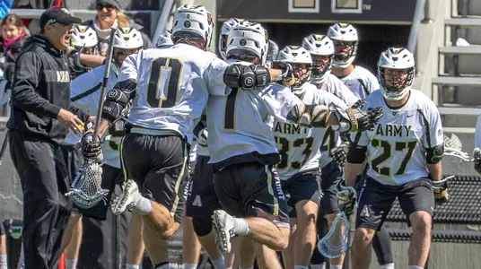 Men's Lacrosse Celebrates Win over Colgate 2019