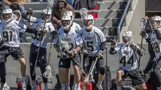 Men's Lacrosse Celebrates Win over Colgate 2019