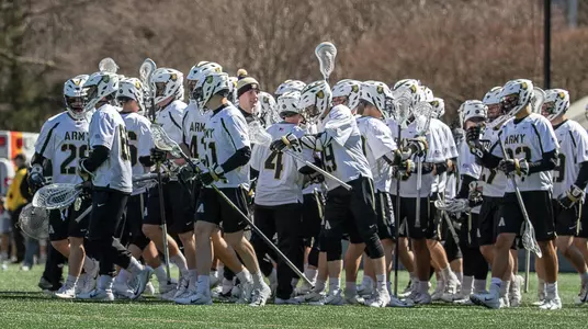 Men's Lacrosse Celebrates Win over Colgate 2019