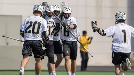 Men's Lacrosse Celebrates Win over Colgate 2019