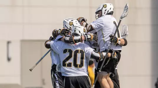 Men's Lacrosse Celebrates Win over Colgate 2019