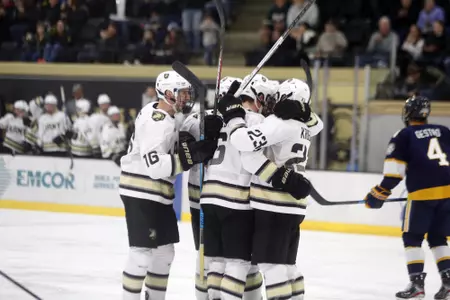 Bilek scores twice in 24 seconds vs. Canisius 2020