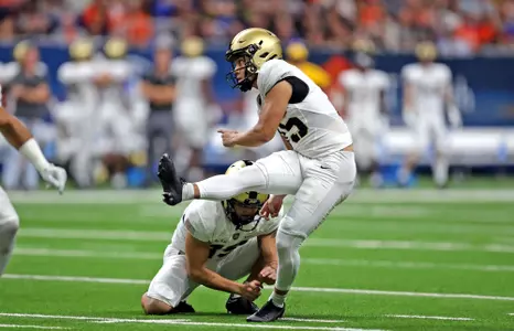Sep 15, 2023; San Antonio, Texas, USA; Army Black Knights kicker Quinn Maretzki (15) kicks a field goal against the UTSA Roadrunners during the second half at the Alamodome. Mandatory Credit: Danny Wild-USA TODAY Sports