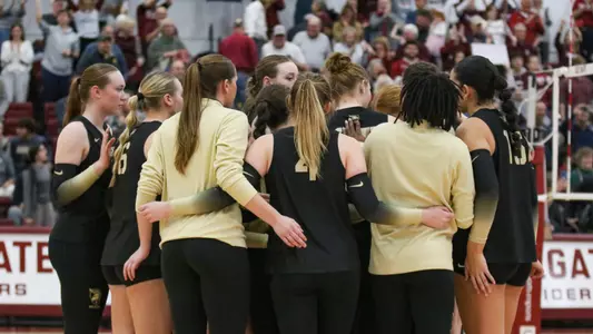 Vlleyball Huddle