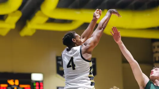 Scovens Shooting a Jumper Against Binghamton