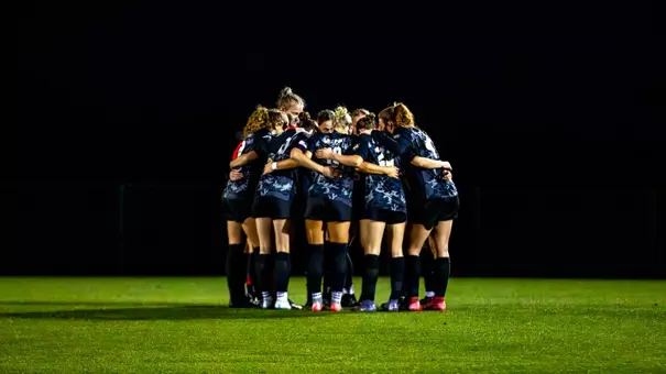 Huddle vs. Holy Cross 102925