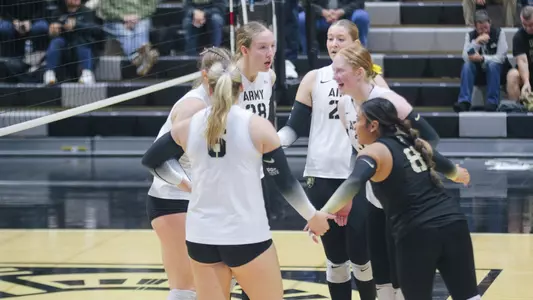 Volleyball Talks in Huddle