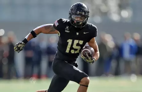 Nov 2, 2024; West Point, New York, USA; Army Black Knights running back Noah Short (15) carries there ball against the Air Force Falcons during the first half at Michie Stadium. Mandatory Credit: Danny Wild-Imagn Images
