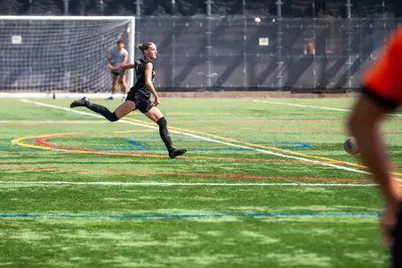 #11 Sabrina Rogers sprints in Army's 4-1 victory over Manhattan on August 17, 2025