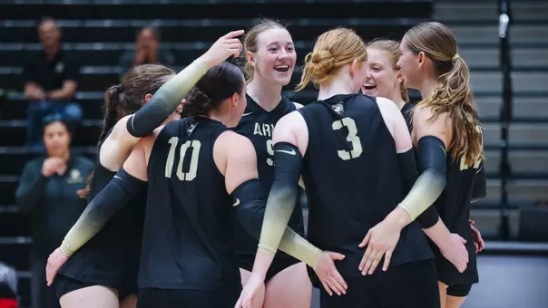 Mackenzie Lynch Celebrates Kill with Teammates