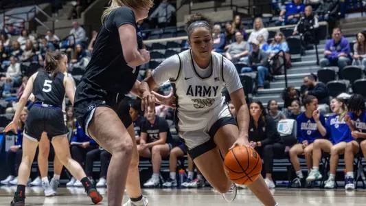 Kya Smith Drives Towards the Hoop