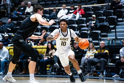 Jacen Holloway Drive Ball Against Defender