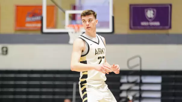 Kevin McCarthy Heads down the Floor against Bucknell
