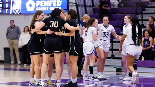 Army Women's Basketball Huddle