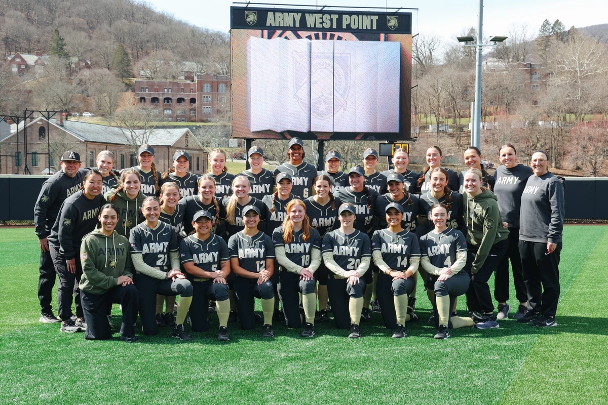 2026 Army Softball Team Photo