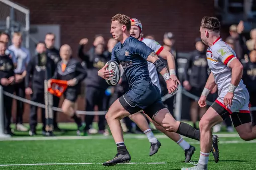 Chance Loudenback sprints toward the try zone.