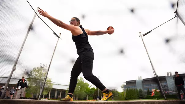 Sara Sahadi competes in the women's discus at the Larry Ellis Invitational