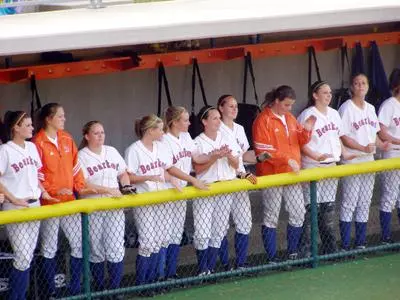 Sam Houston State tabbed by Southland head coaches as co-favorites with UTSA in 2006 league softball race
