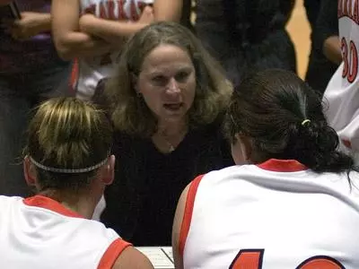 Women's basketball signs Ashton Jones