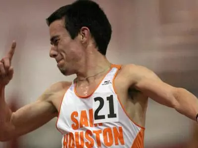 Josh Hawkins wins 5000 meters at Texas Tech Indoor