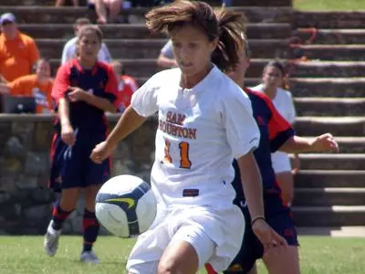 Soccer falls to Lamar 2-1 in season finale