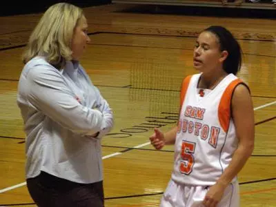 Bearkat women add another post player