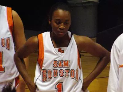 Women's basketball loses 76-74 at Nicholls State