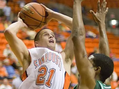 UTEP comeback gives Miners 83-72 victory