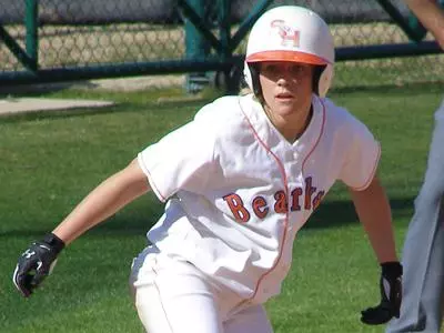 Softbal shuts out Temple 5-0