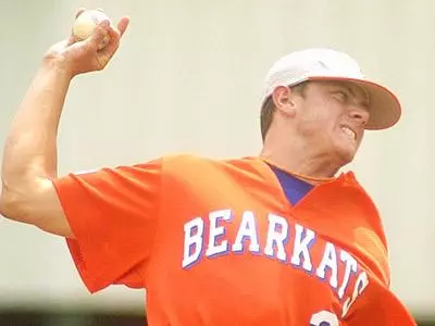 Bearkats down UTA 8-2 in SLC baseball opener