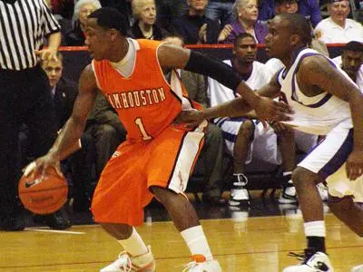 Islanders top Bearkats 70-63 in Corpus Christi