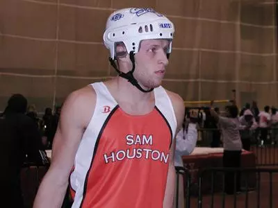 Travis Matthews wins pole vault to pace Bearkat men
