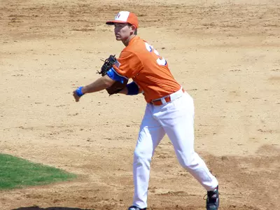 Islanders defeat Bearkats 5-3 in series finale