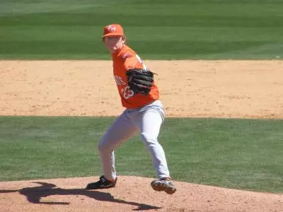 Baseball sweeps Northwestern State with 7-5 victory