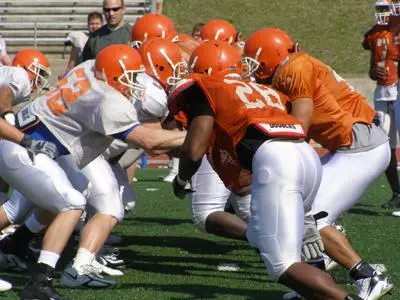 Football team puts on the pads